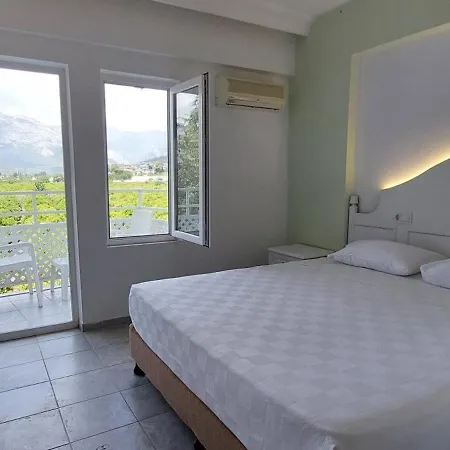 Uk Kiris Hotel 4*