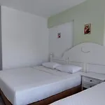 Uk Kiris Отель