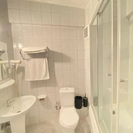 Szálloda Uk Kiris 4*
