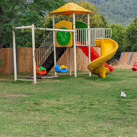 Uk Kiris מלון 4*